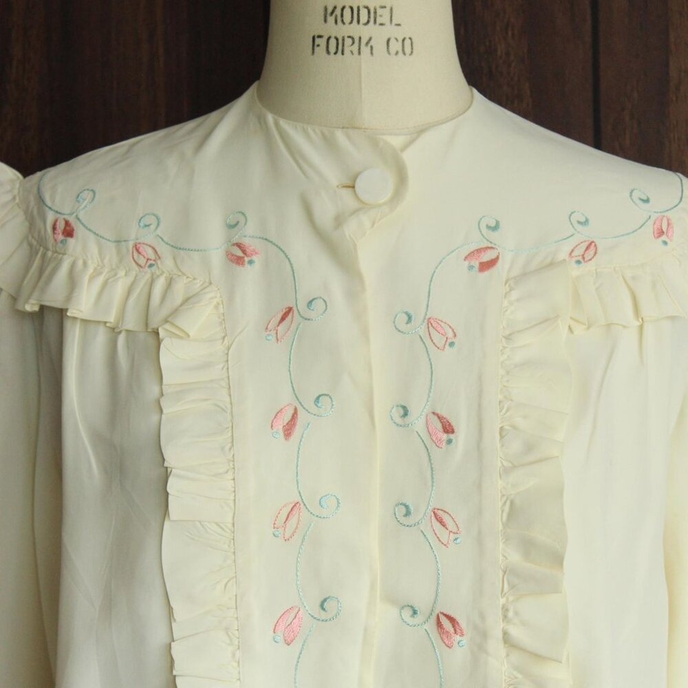 Vintage 1940s Bed Jacket, Winter White Rayon with Blue and Pink Embroidery Short - Picture 3 of 10